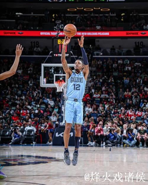 莫兰特半场6投3中，罚球1中1得到7分2篮板2助攻1抢断1盖帽